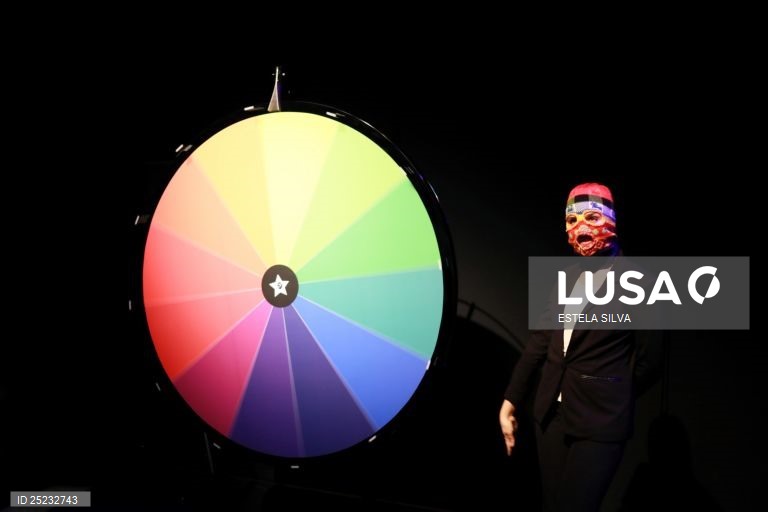 Teatro: ensaio de imprensa da peça "Verdade ou Consequência".