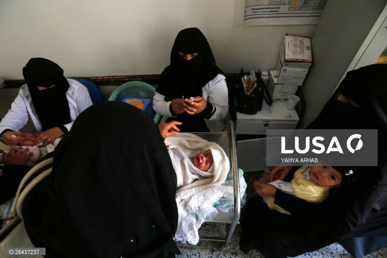 Iémen: Assistência médica materno-infantil em Saná
