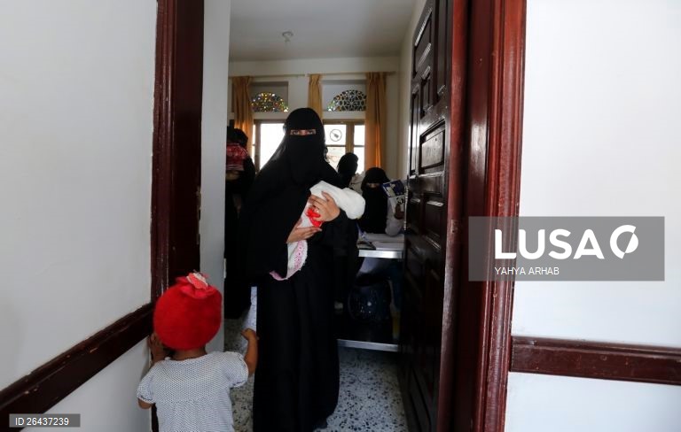 Iémen: Assistência médica materno-infantil em Saná