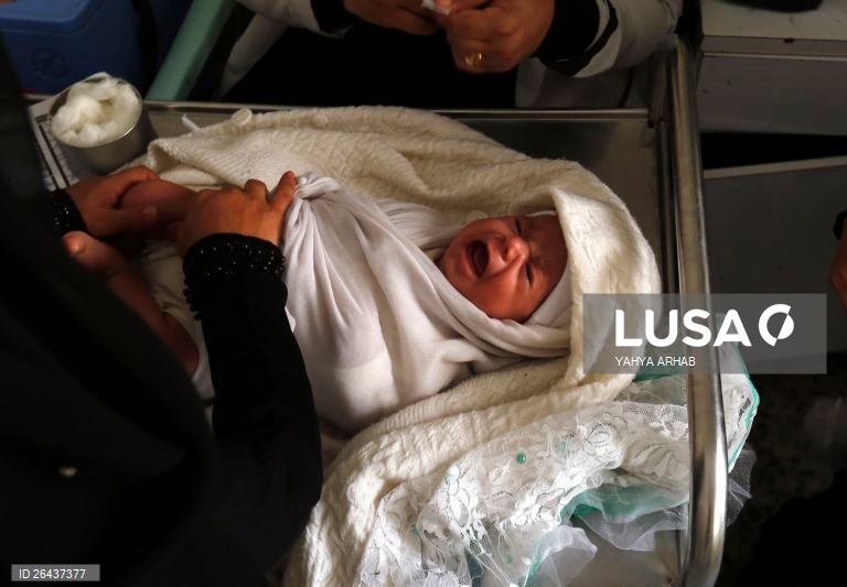 Iémen: Assistência médica materno-infantil em Saná