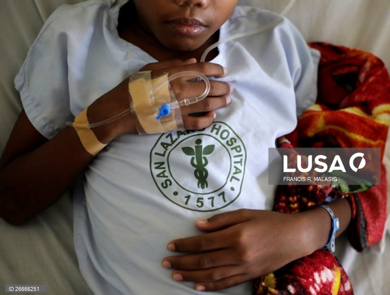 Departamento de saúde filipino declarou alerta nacional devido a um surto de dengue. 106.630 casos registrados no primeiro semestre do ano e 456 mortes, a maioria crianças menores de cinco anos.