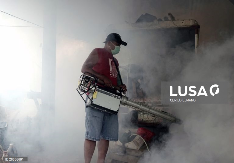 Departamento de saúde filipino declarou alerta nacional devido a um surto de dengue. 106.630 casos registrados no primeiro semestre do ano e 456 mortes, a maioria crianças menores de cinco anos.