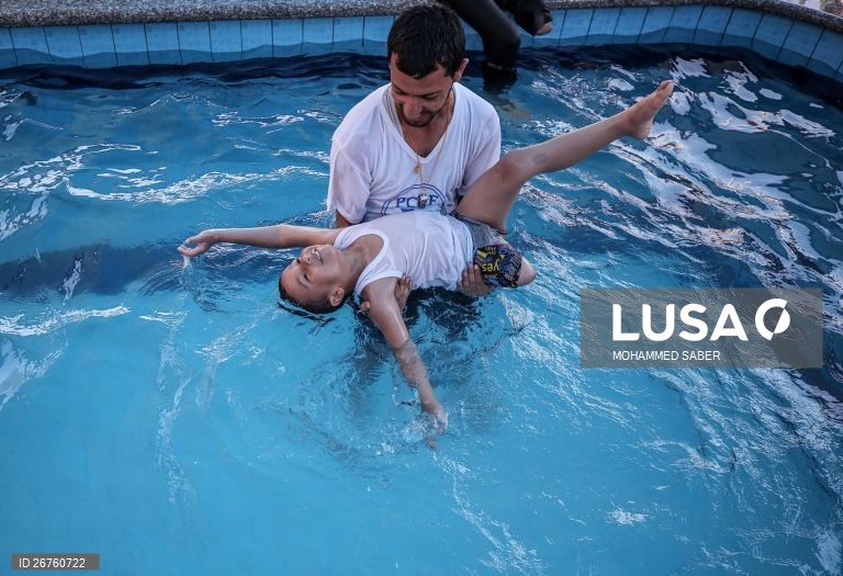 Palestina: Campo de férias para crianças amputadas