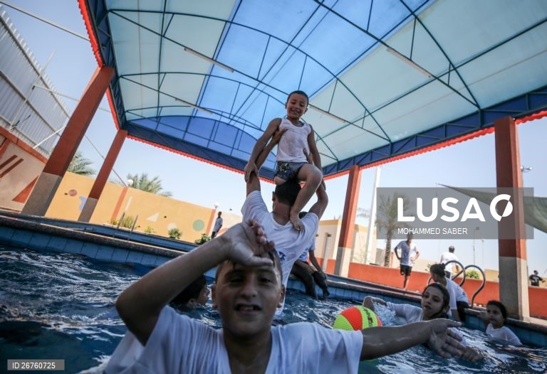 Palestina: Campo de férias para crianças amputadas