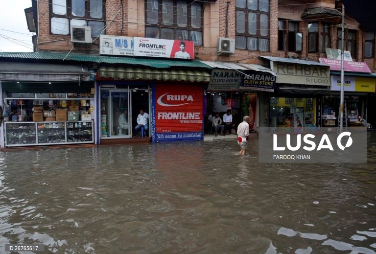 Índia: Cheias em Caxemira
