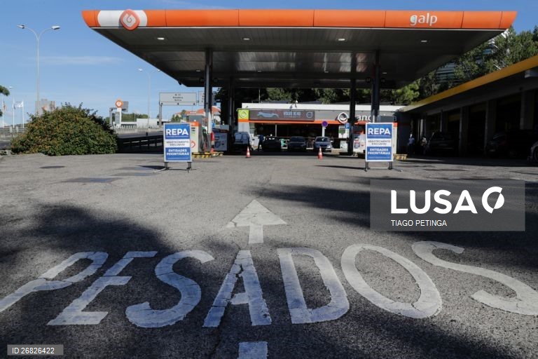 Um posto de abastecimento de combustíveis REPA (Rede Estratégica de Postos de Abastecimento) exclusivo para veículos prioritários, em Alfragide, 12 de agosto de 2019. TIAGO PETINGA/LUSA