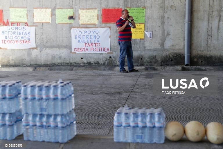 Greve dos motoristas de matérias perigosas.