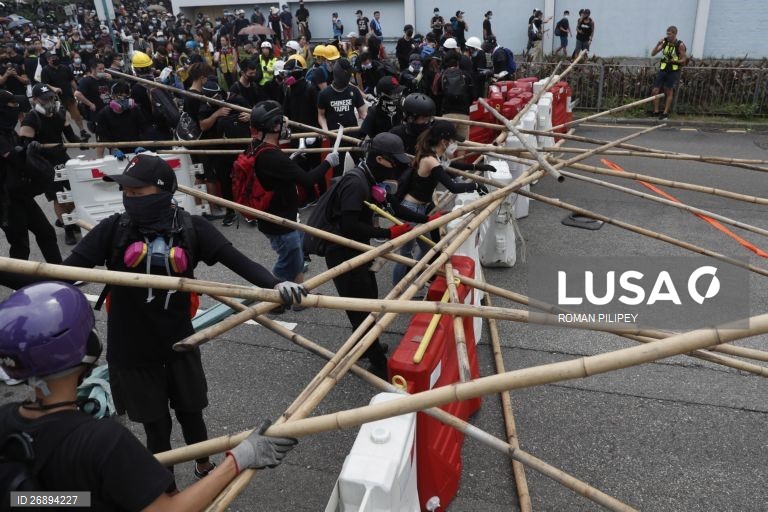 Marcha contra o governo em Hong Kong