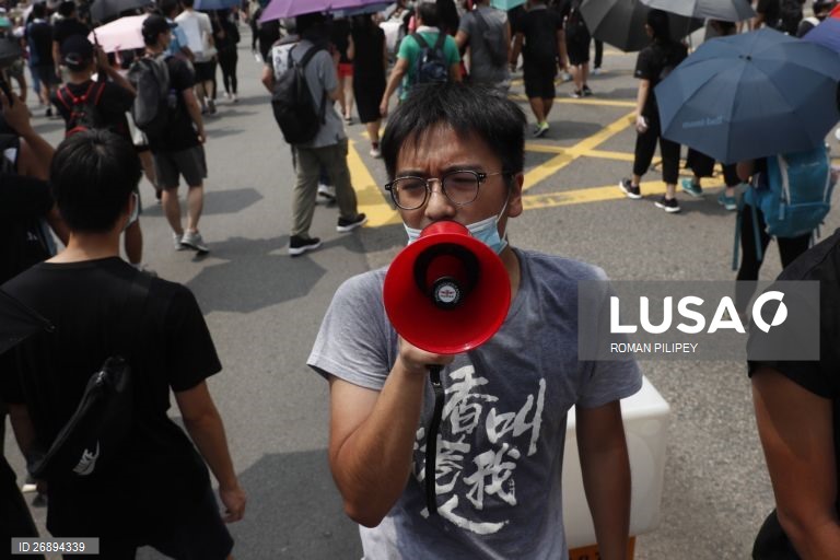 Marcha contra o governo em Hong Kong