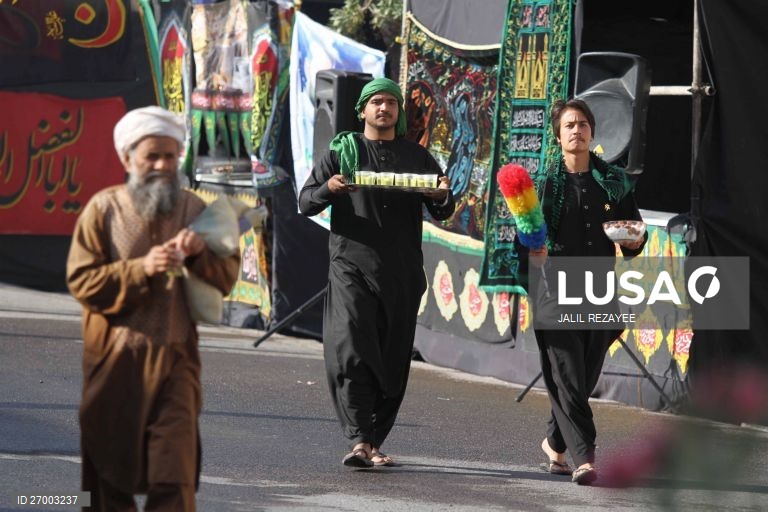 Muçulmanos xiitas celebram o dia do Ashura