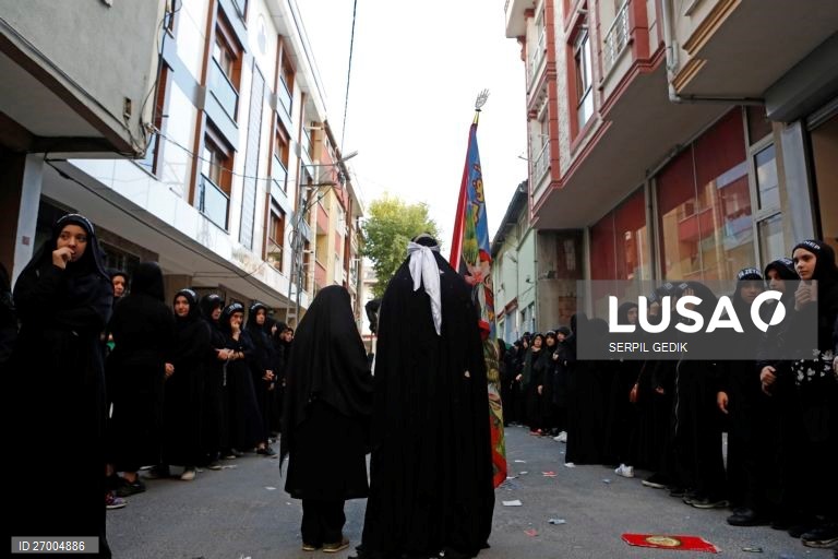 Muçulmanos xiitas celebram o dia do Ashura
