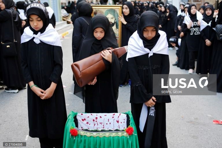 Muçulmanos xiitas celebram o dia do Ashura