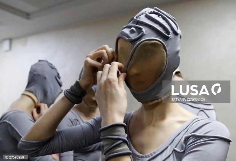 Balé de Orr e Ora em Minsk no Dia Mundial da Sida em Minsk.