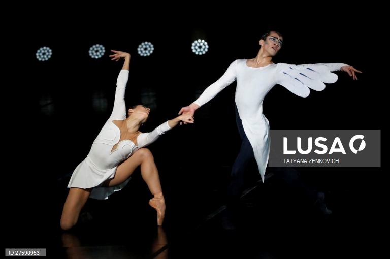 Balé de Orr e Ora em Minsk no Dia Mundial da Sida em Minsk.