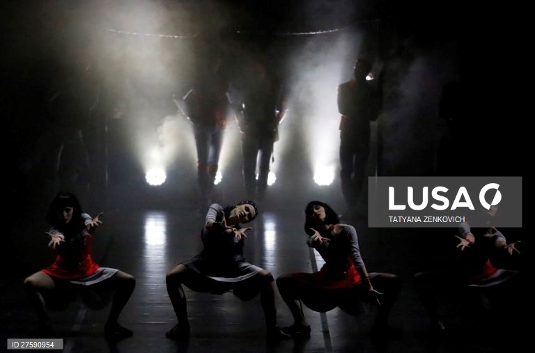 Balé de Orr e Ora em Minsk no Dia Mundial da Sida em Minsk.