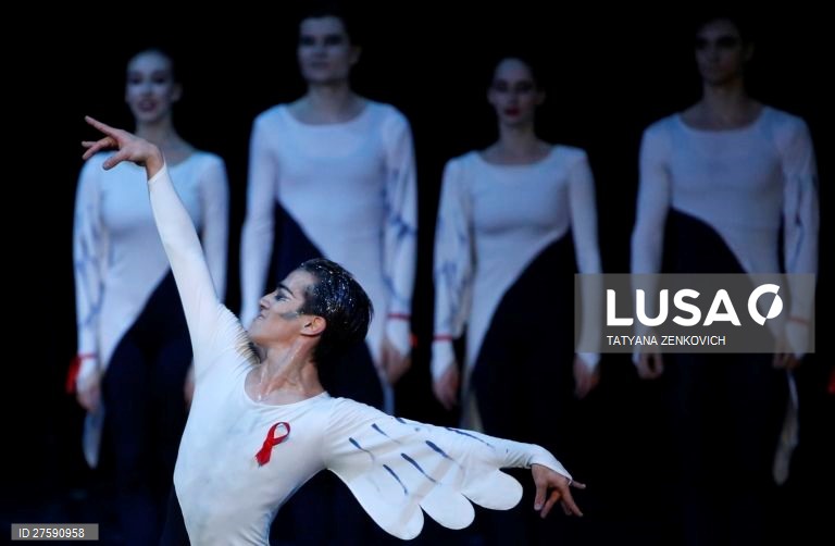 Balé de Orr e Ora em Minsk no Dia Mundial da Sida em Minsk.