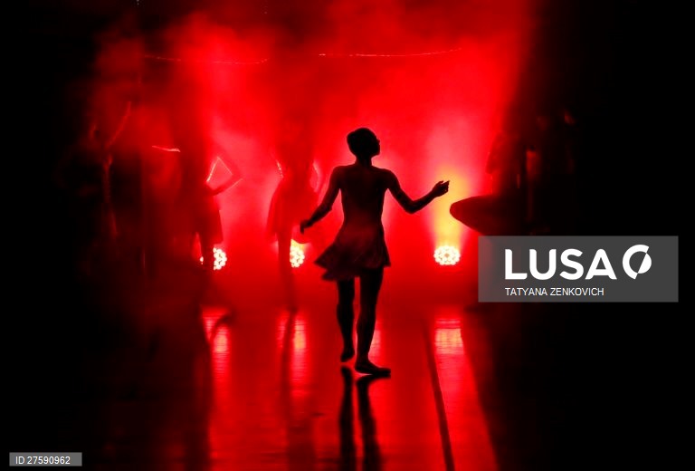 Balé de Orr e Ora em Minsk no Dia Mundial da Sida em Minsk.