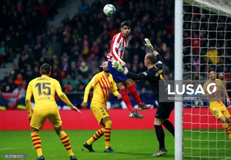 Futebol: Atlético de Madrid vs FC Barcelona em Madrid.