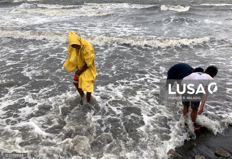 Filipinas: Passagem do tufão Kammuri