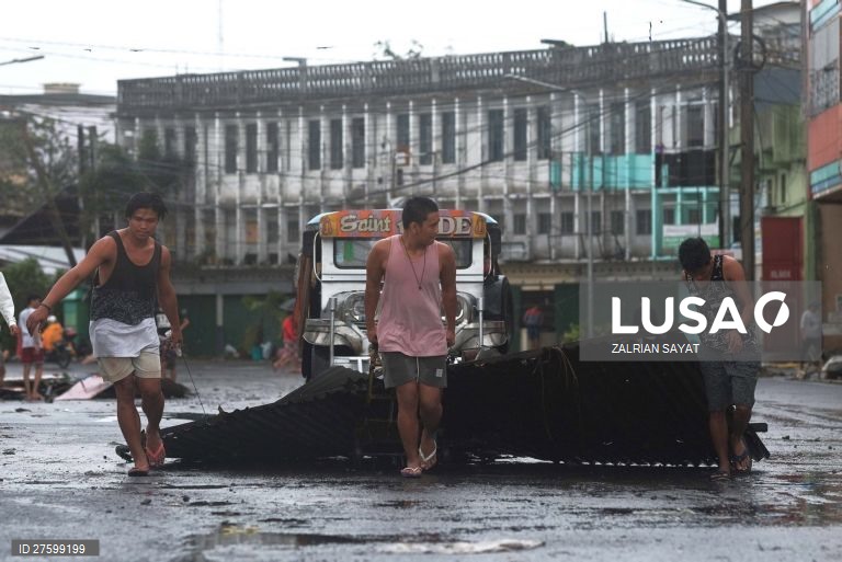 Filipinas: Passagem do tufão Kammuri