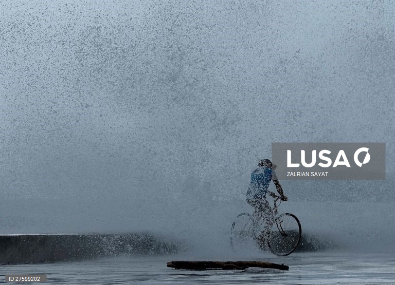 Filipinas: Passagem do tufão Kammuri