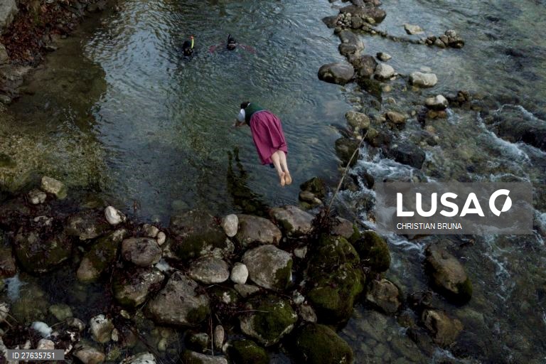Aústria: Mergulhos no Rio Grundleseer Traun