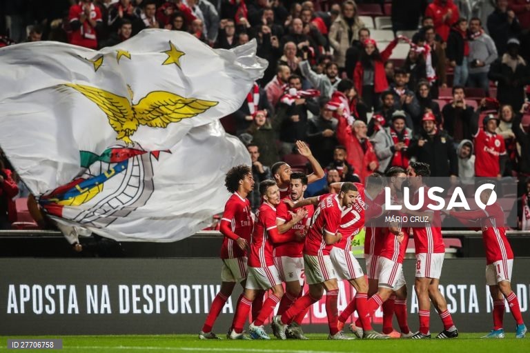 O Benfica venceu o Sporting de Braga por 2-1 e apurou-se para os quartos de final da Taça de Portugal em futebol, num encontro em que esteve a perder, disputado no estádio da Luz, em Lisboa.
