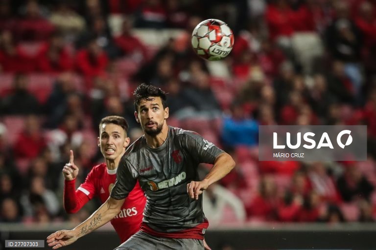 O Benfica venceu o Sporting de Braga por 2-1 e apurou-se para os quartos de final da Taça de Portugal em futebol, num encontro em que esteve a perder, disputado no estádio da Luz, em Lisboa.