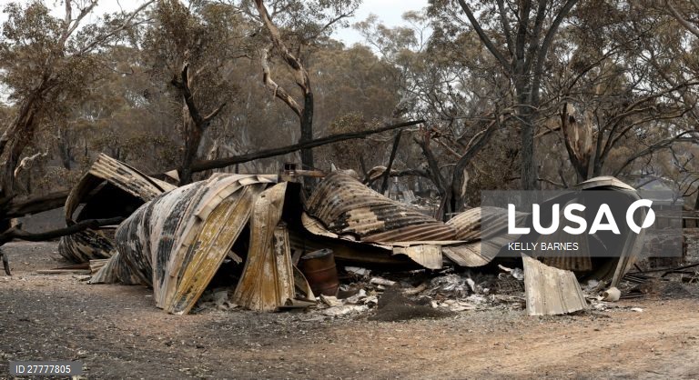 Rescaldo de um incêndio na Austrália.