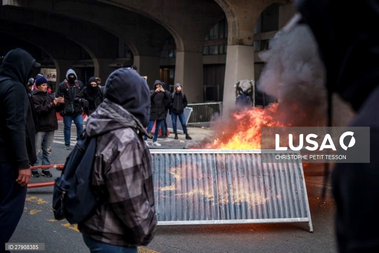 Manifestação dos coletes amarelos em França