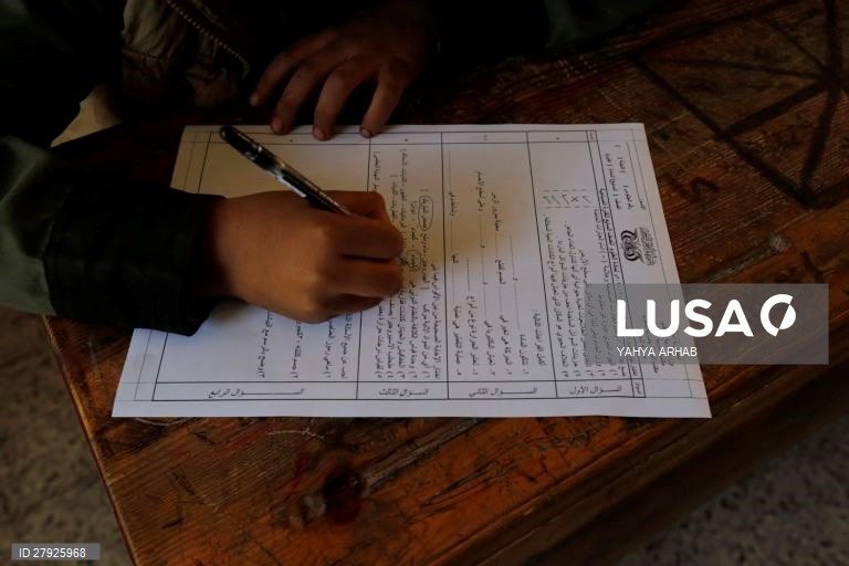 Iémen: Exame escolar em Saná