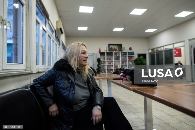 Turquia: Primeira mulher transsexual motorista na câmara de Istambul