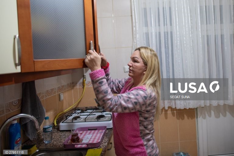 Turquia: Primeira mulher transsexual motorista na câmara de Istambul