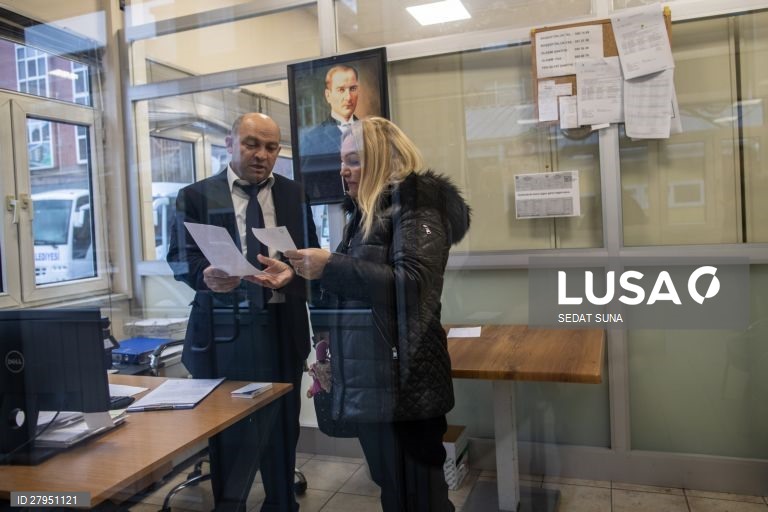 Turquia: Primeira mulher transsexual motorista na câmara de Istambul