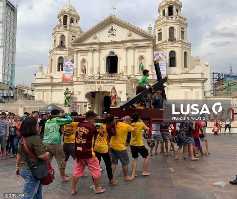 Procissão do Nazareno Negro em Manila
