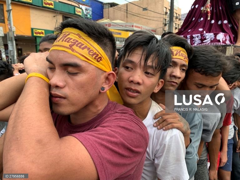 Procissão do Nazareno Negro em Manila
