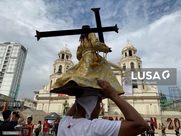 Procissão do Nazareno Negro em Manila