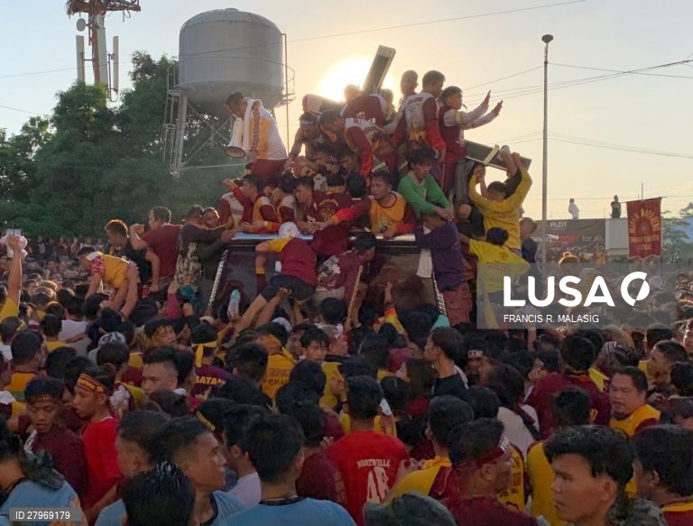 Procissão do Nazareno Negro em Manila
