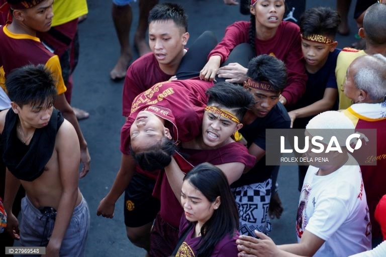 Procissão do Nazareno Negro em Manila