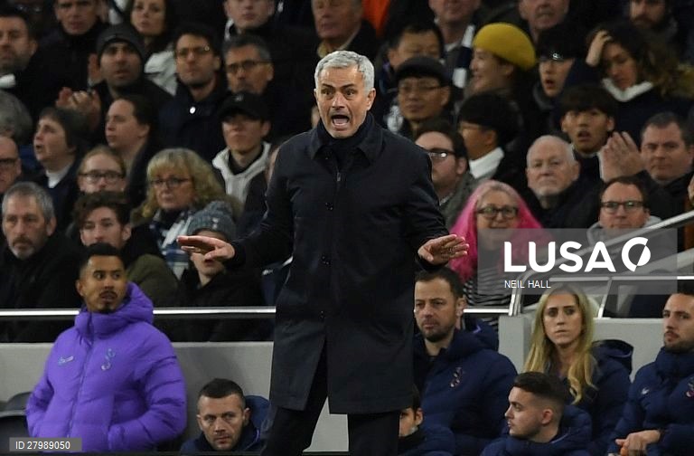 Liverpool FC vs Tottenham Hotspur FC em Londres.