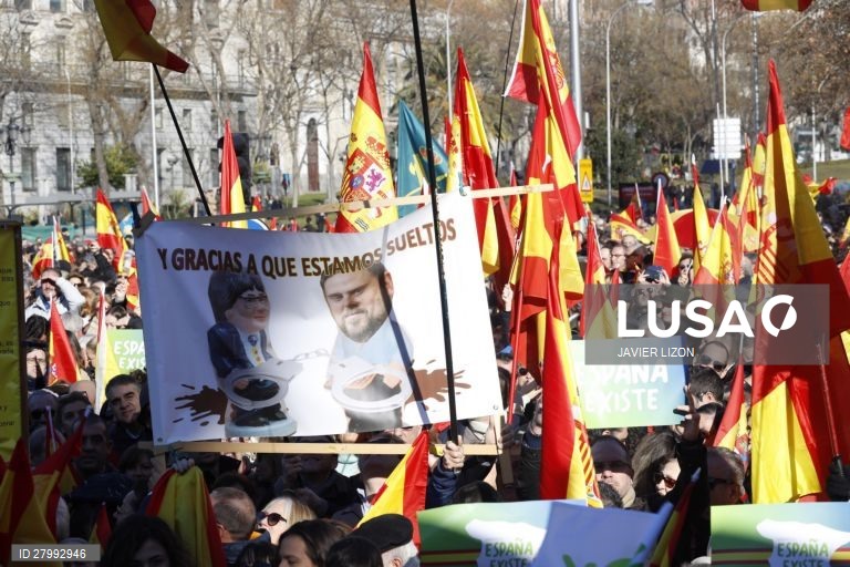 Vox protesta contra governo em Madrid.