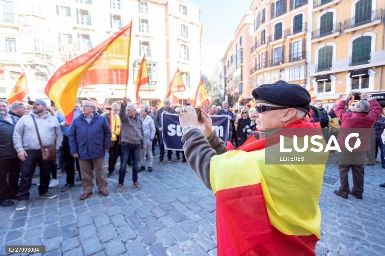 Vox protesta contra governo em Madrid.