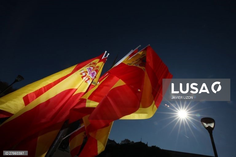 Vox protesta contra governo em Madrid.