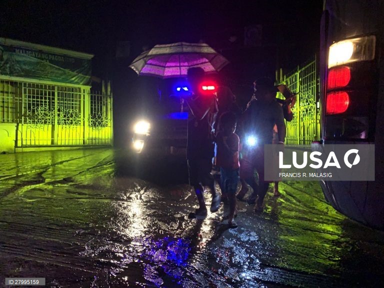 Erupção do vulcão Taal nas Filipinas.