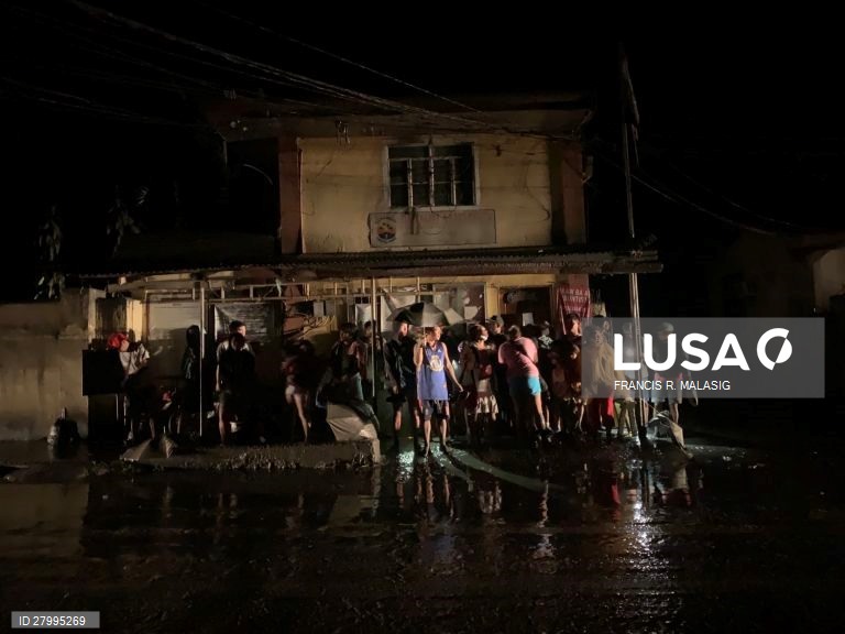 Erupção do vulcão Taal nas Filipinas.