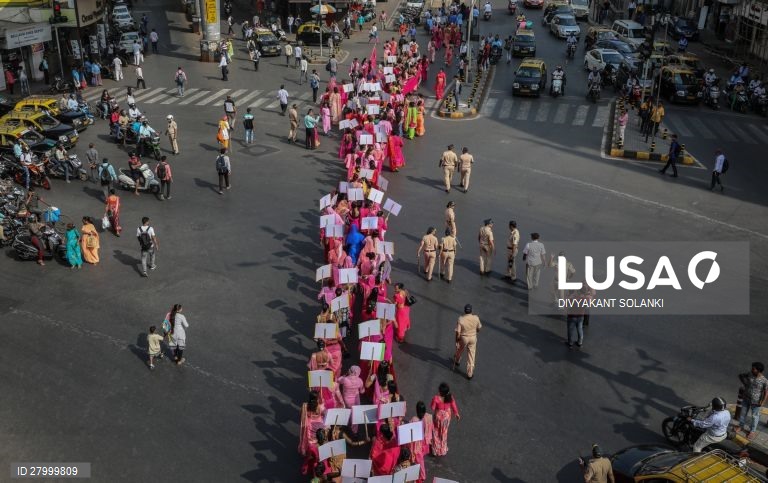 Índia: Marcha da casta Hijra (transsexuais) em Mumbai
