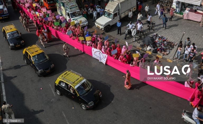 Índia: Marcha da casta Hijra (transsexuais) em Mumbai