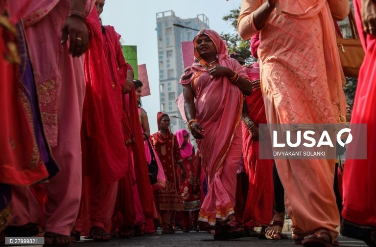Índia: Marcha da casta Hijra (transsexuais) em Mumbai