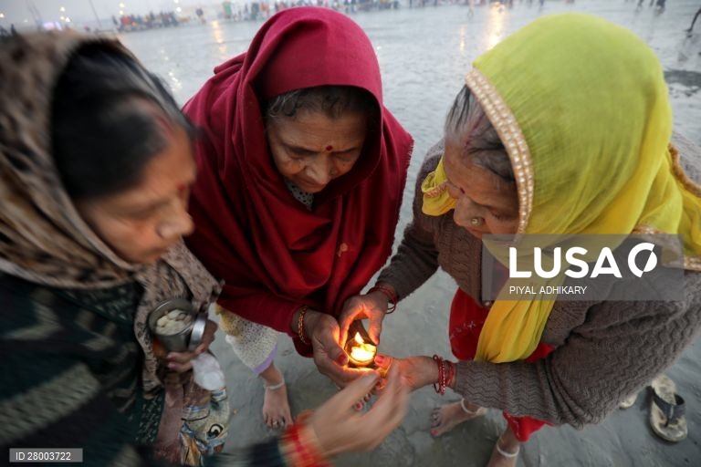 Índia: Peregrinação hindu Ganga Sagar Mela na Ilha de Sagar