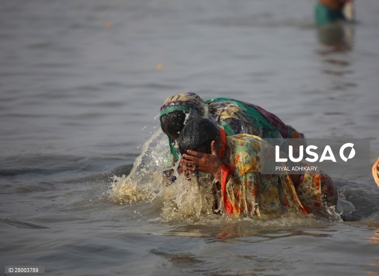Índia: Peregrinação hindu Ganga Sagar Mela na Ilha de Sagar